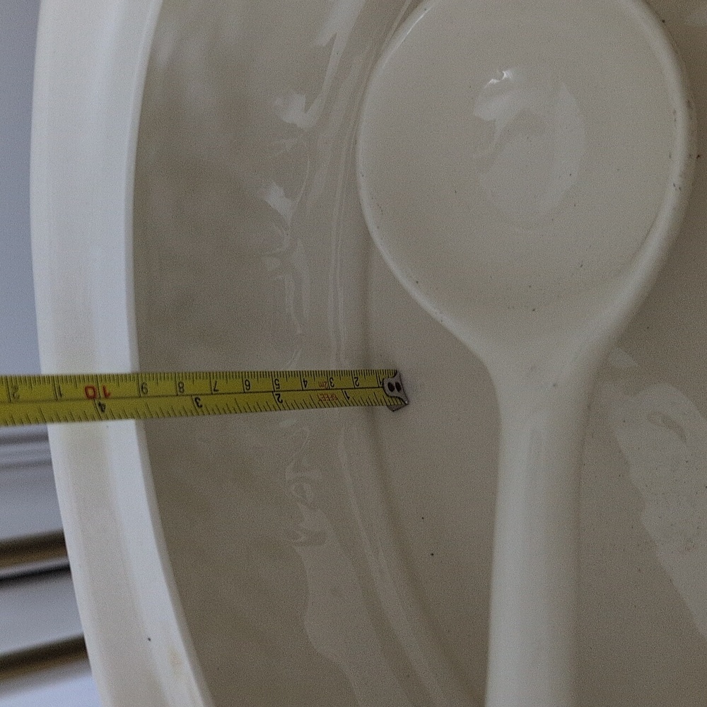 Vintage Soup Tureen With Ladle Berry And Leaf Motif - Picture 13 of 16